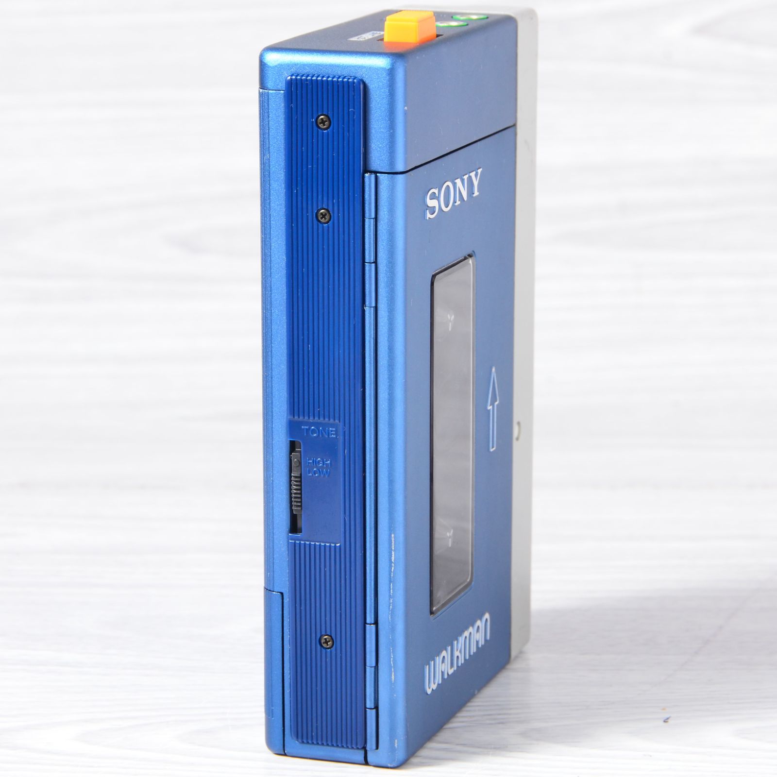 SONY 初代WALKMAN TPS-L2 後期型 ソニーカセットウォークマン ケース付