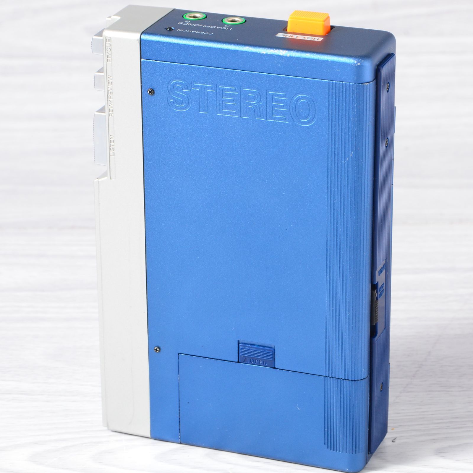 SONY 初代WALKMAN TPS-L2 後期型 ソニーカセットウォークマン ケース付