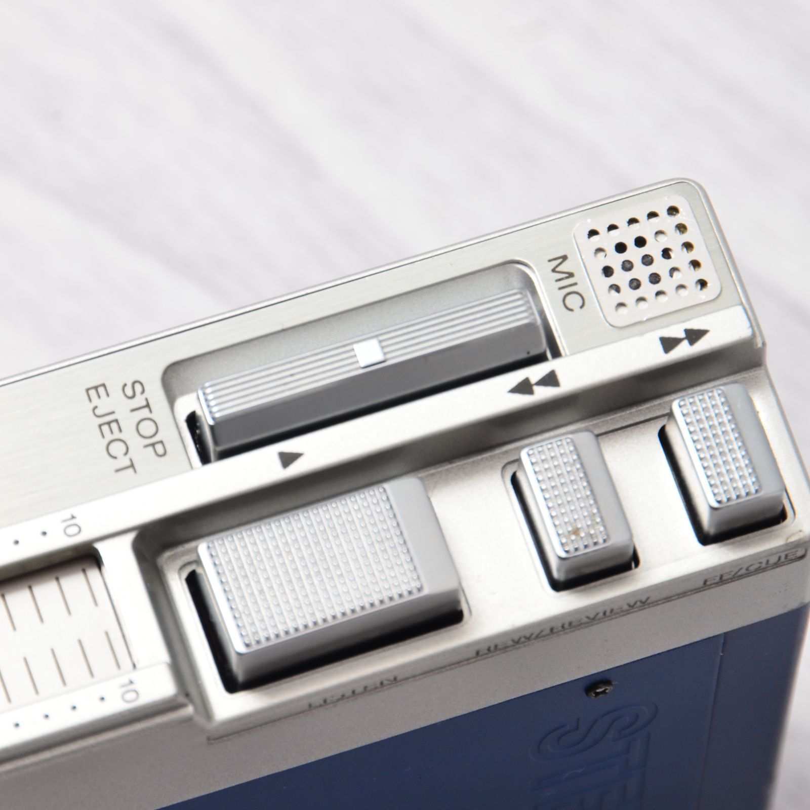 SONY 初代WALKMAN TPS-L2 後期型 ソニーカセットウォークマン ケース付