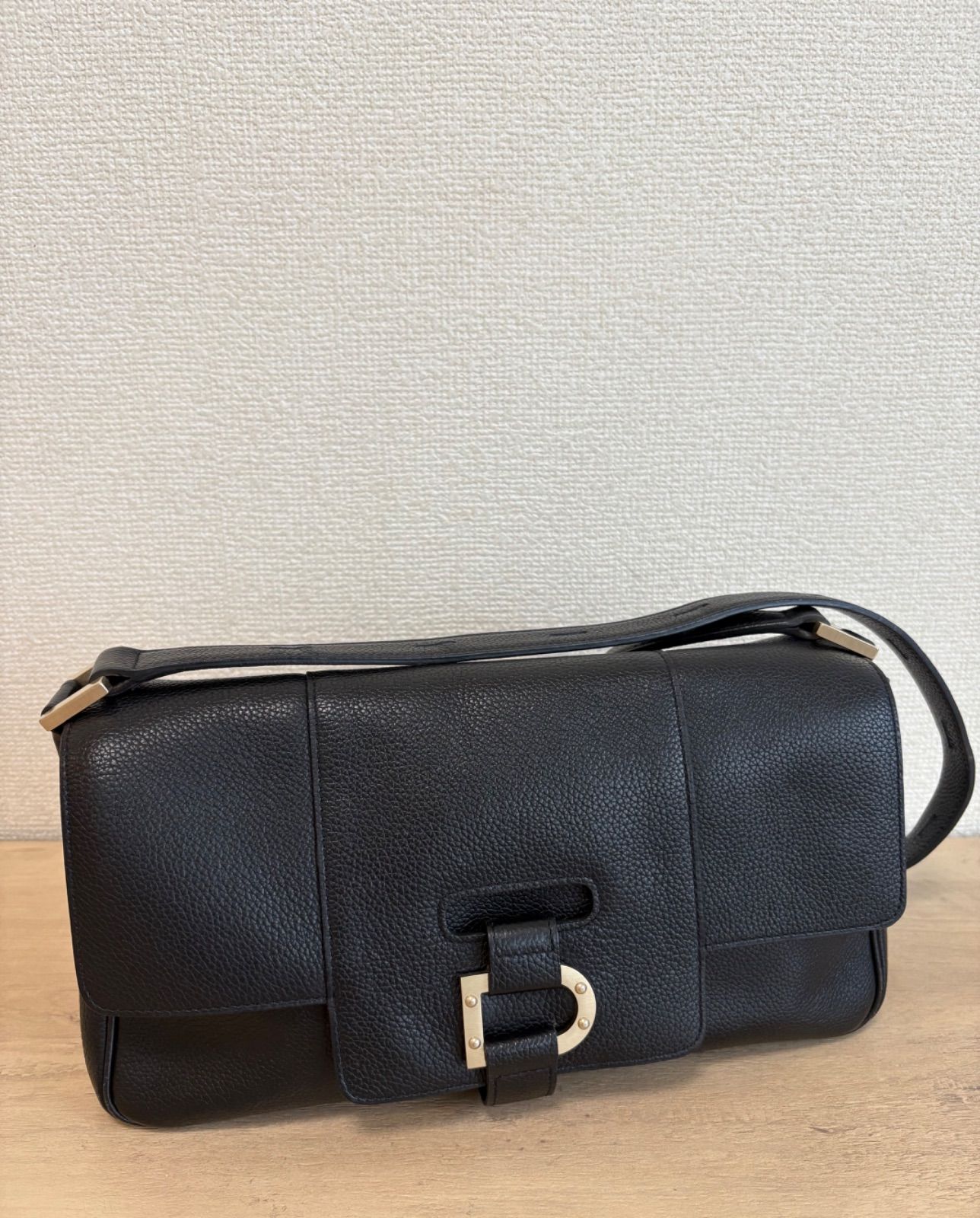 DELVAUX】デルヴォー D金具 レザー ショルダーバッグ - メルカリ