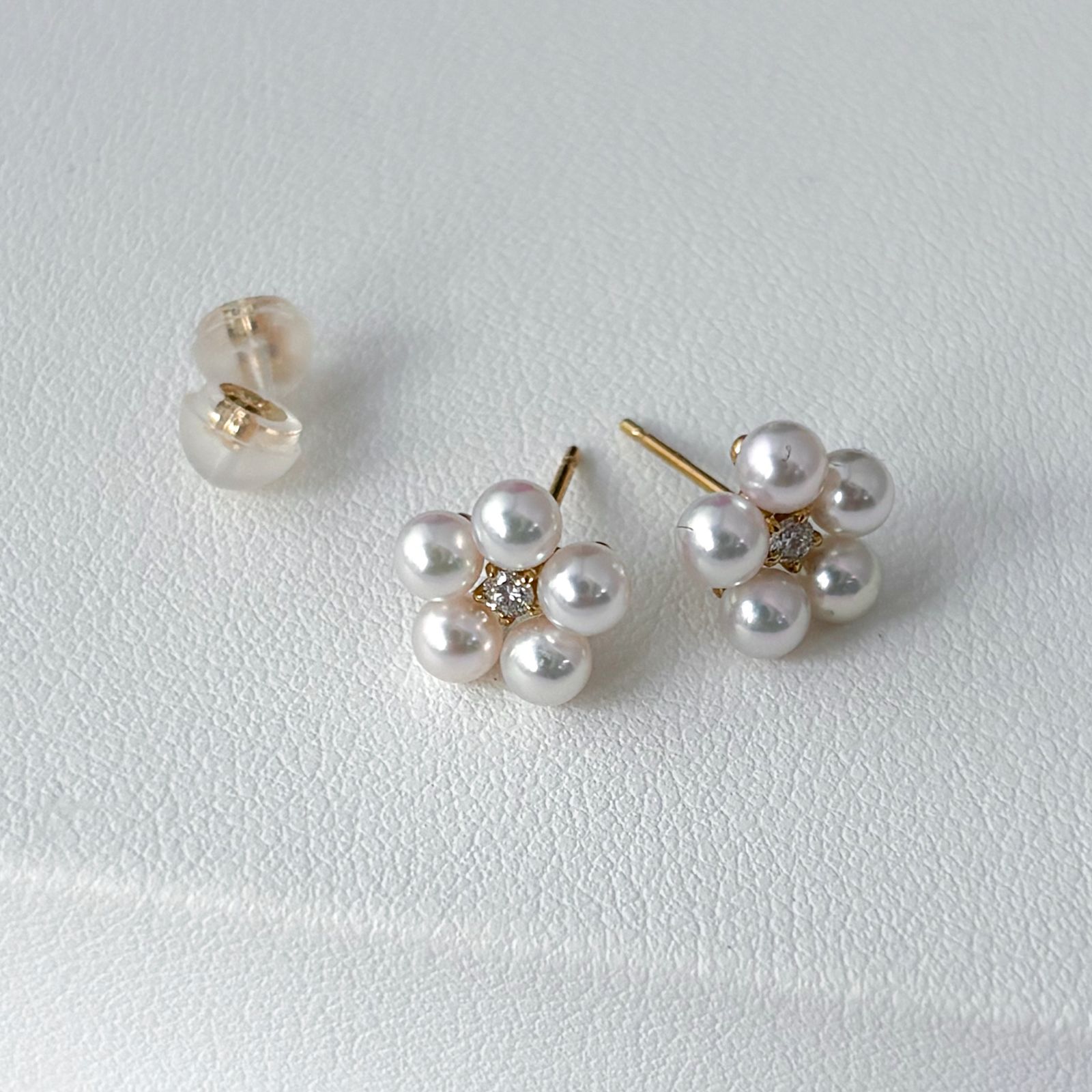 あこや本真珠 テリ抜群 K18ピアス 3.5-4mm ダイヤモンド お花 - メルカリ