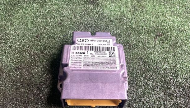 アウディ　A3-8PCCZF　H20　エアバックコンピューター　C-2-3846