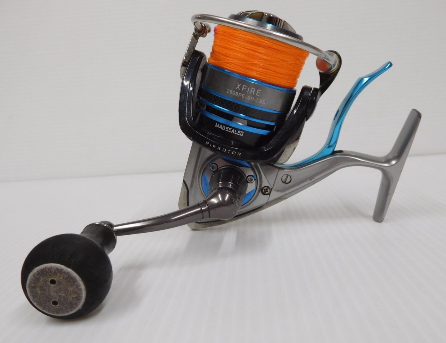 美品　ダイワ X-Fire 2508PE-SH-LBD スピニングリール#409 DAIWA ダイワ スピニングリール XFIRE 2508PE-SH-LBD 本体のみ キズ