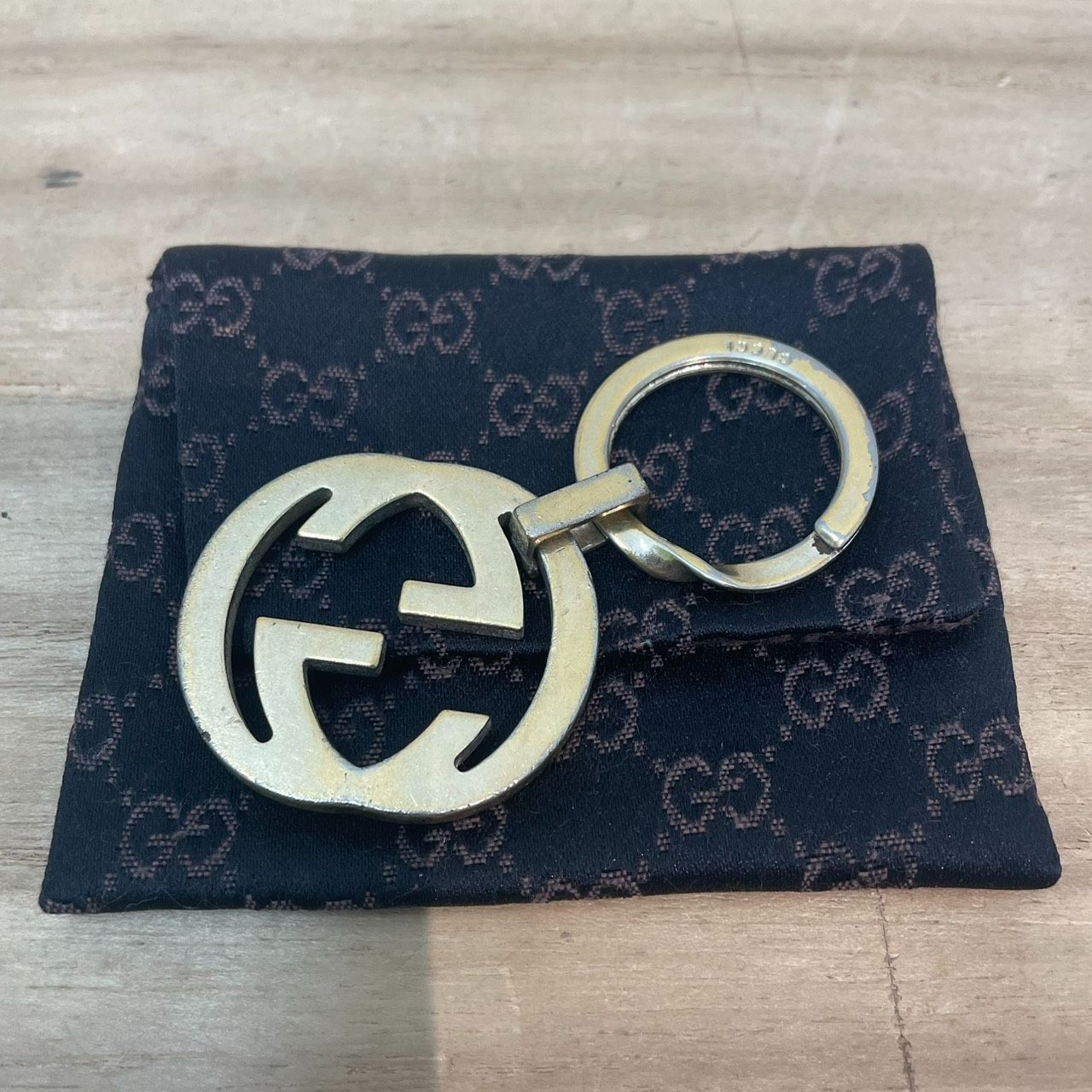 成】GUCCI インターロッキング GGロゴ キーホルダー キーリング 箱