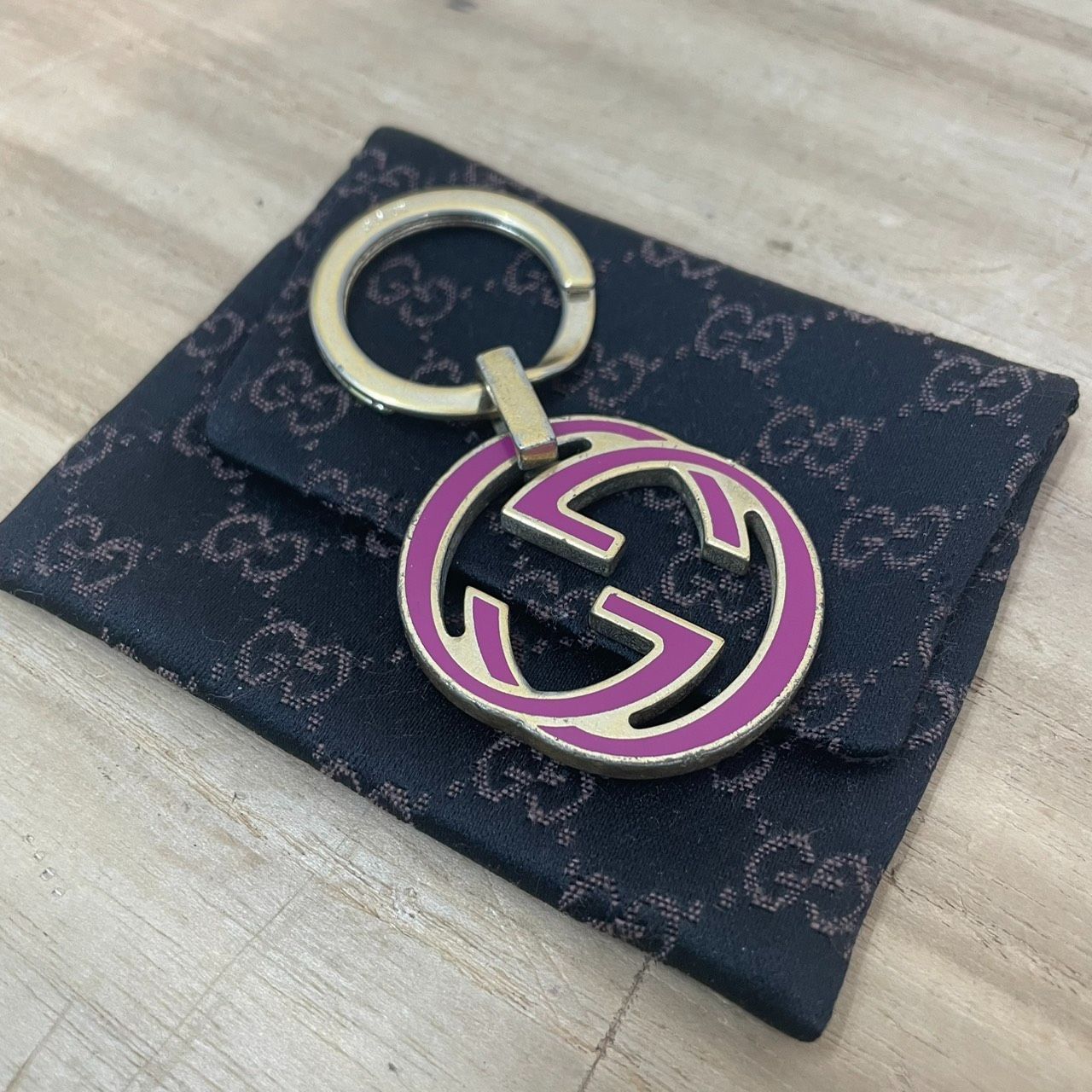 成】GUCCI インターロッキング GGロゴ キーホルダー キーリング 箱