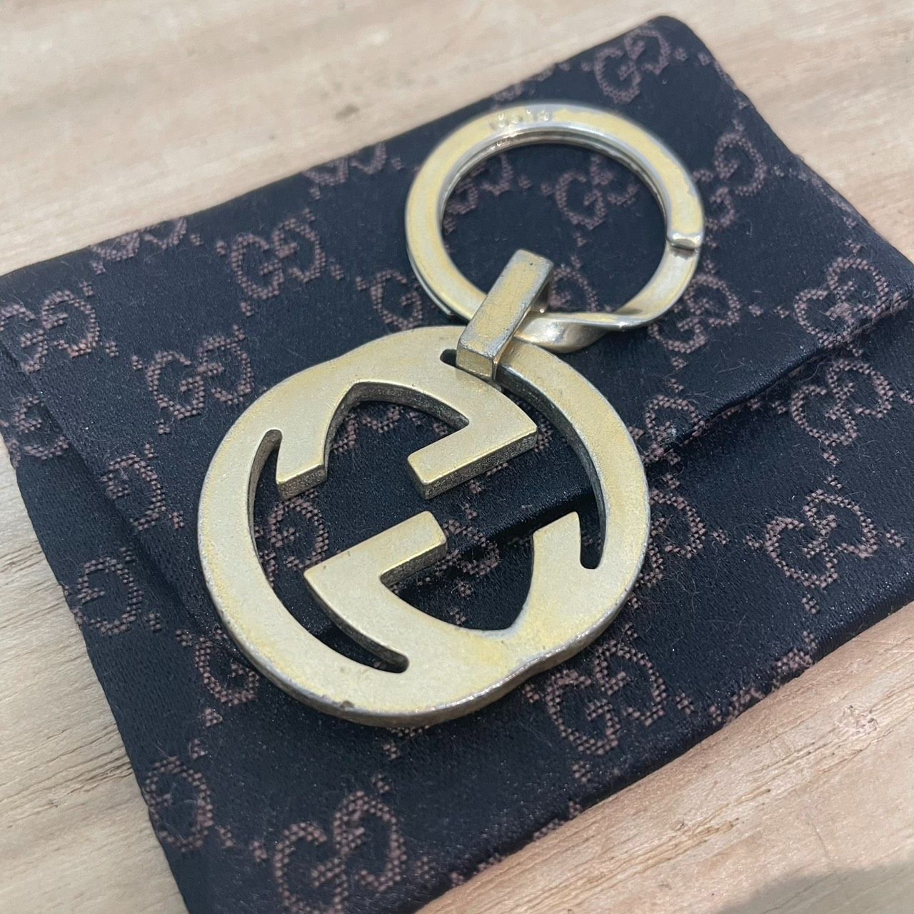 成】GUCCI インターロッキング GGロゴ キーホルダー キーリング 箱