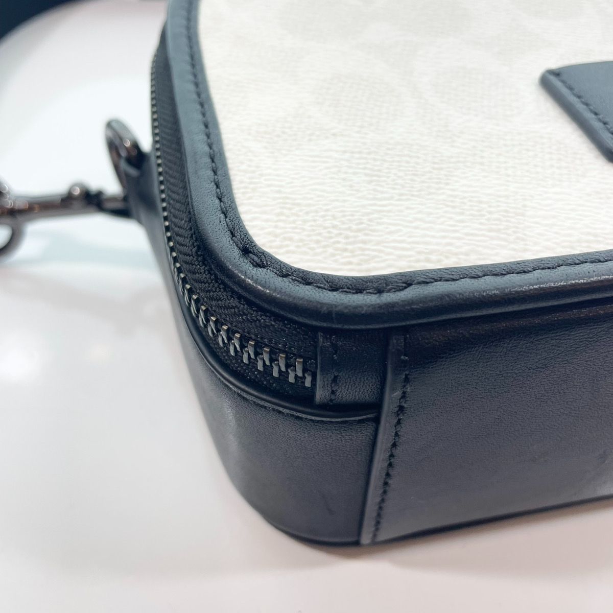 コーチ COACH ワイアット クロスボディ バッグ・シグネチャー