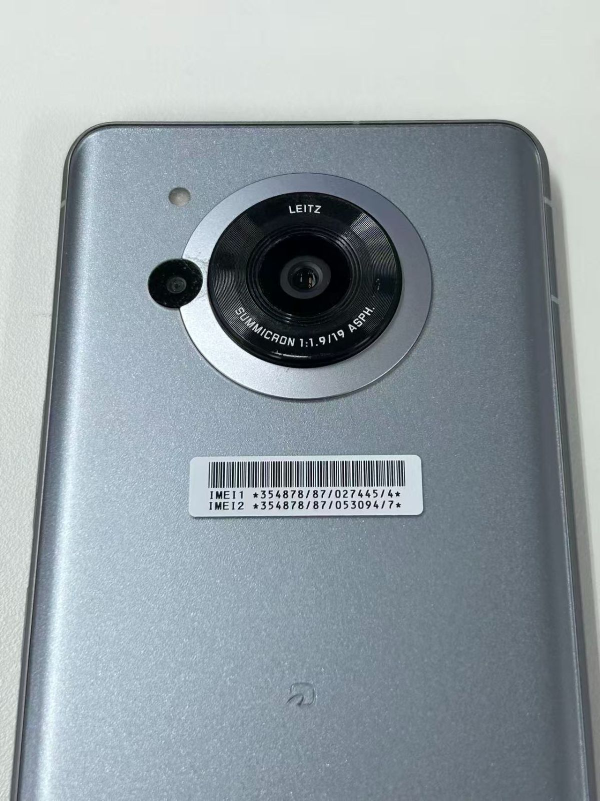 ジャンク】AQUOS R7 256GB シルバー 訳あり - メルカリ