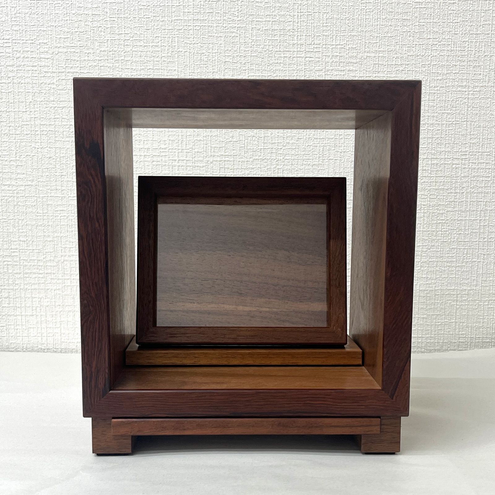 【大特価】オープン仏壇 cotto(コット)ウォールナット材 横幅21cm スライド棚付き 手元供養 フォトフレーム ペット仏壇