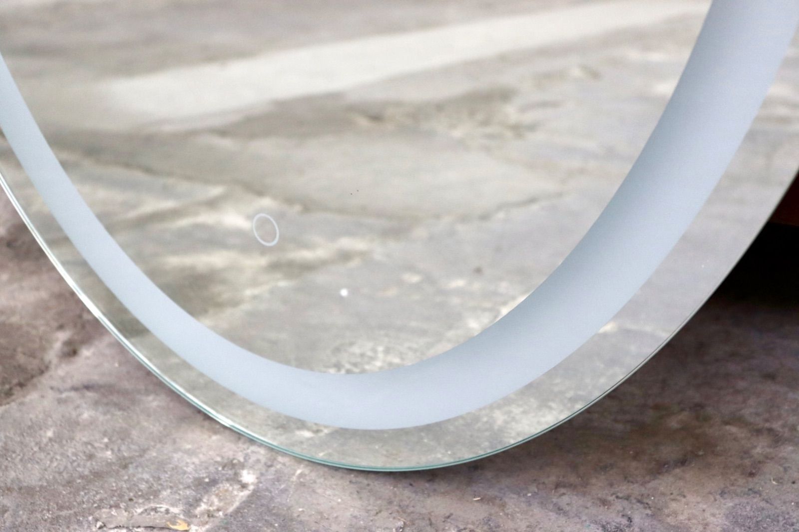 ダークシルバーオーバル型壁掛け鏡 ダークシルバーオーバル型壁掛け鏡 OVAL MIRROR | 本革フレームの