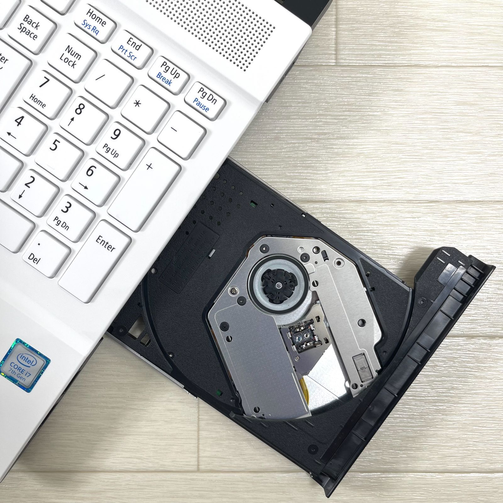 NEC LAVIE i7/16GB/SSD512GB/Win11 美品 - メルカリ