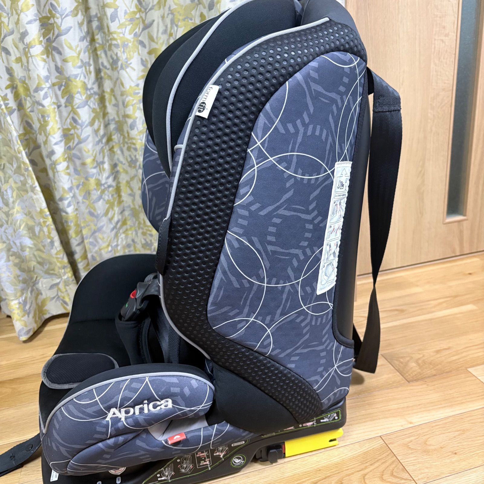 アップリカ フォームフィットisofix ジュニアシート - メルカリ