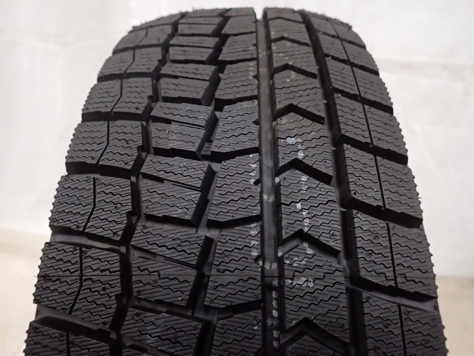 冬新品2024年製 4本 会社宛送料無料 185/60R15 84S ダンロップ WINTER