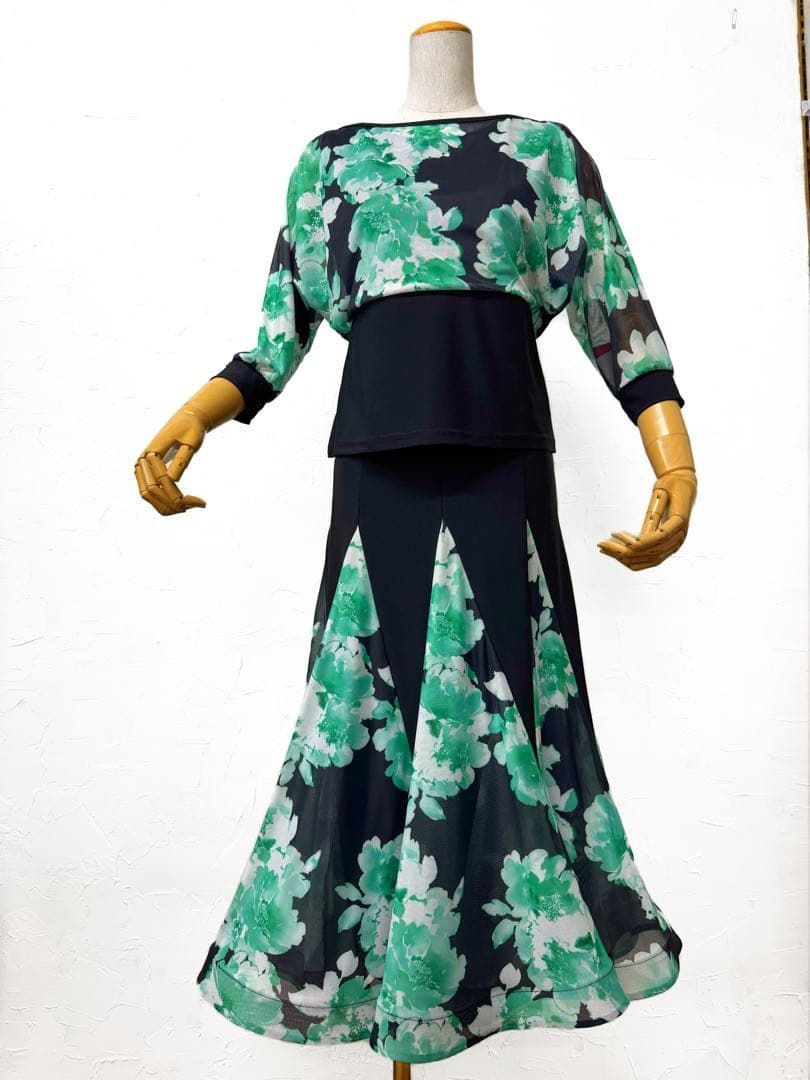 【爽やか】新品　社交ダンス セットアップ 花柄 ブラック×グリーン ｂ662