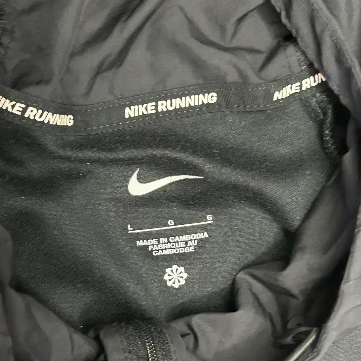 L NIKE ランニング ブラック フード ウィンドブレーカー - メルカリ