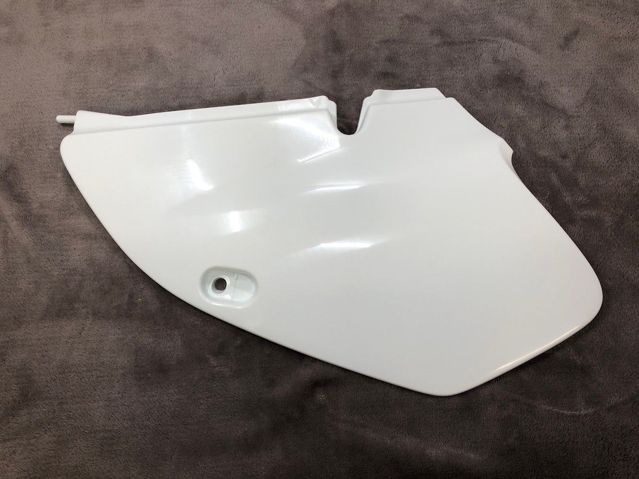 CRM250AR サイドカバー 左 白 ホンダ 純正 バイク 部品 MD32-販売取扱店