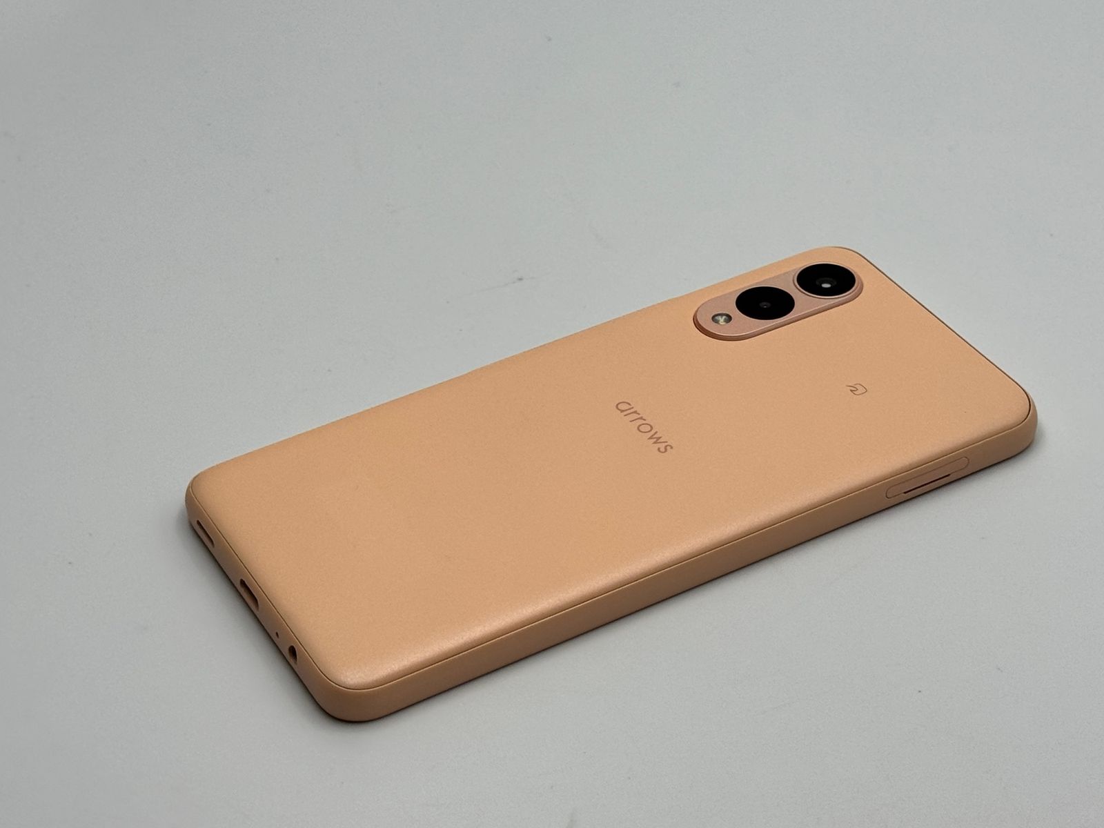 arrows We2 FCG02 64GB ライトオレンジ SIMフリー中古B - メルカリ