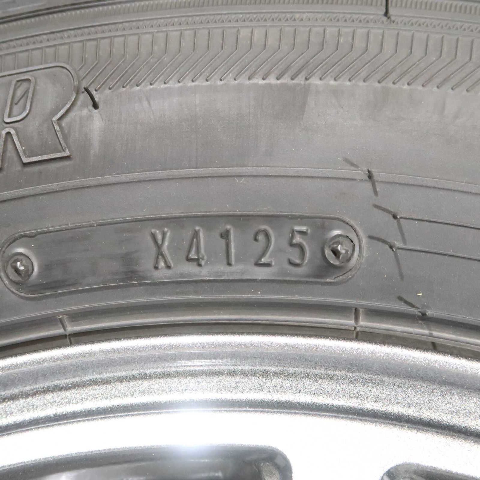 トヨタ シエンタ 170系 等 4本 社外 15インチ 6J +43 5H 100 