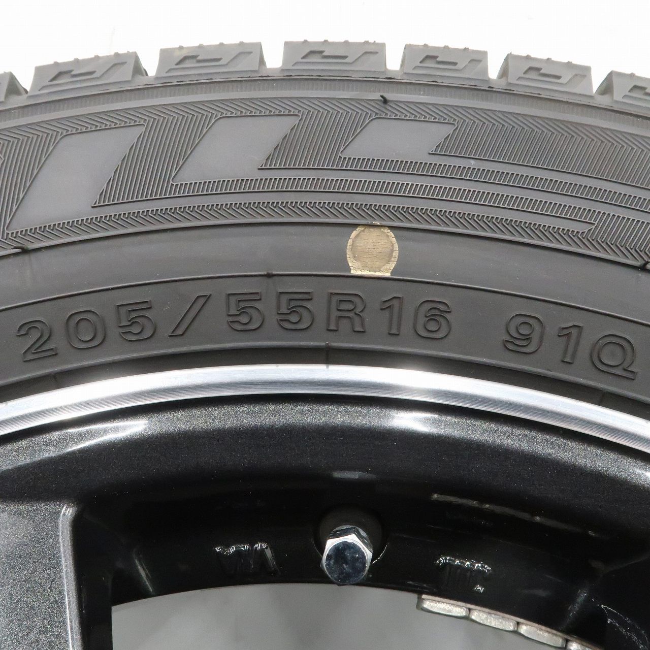 プリウス 50系 カローラ 210系 CT オーラ 等に 4本 社外 16インチ 6J +