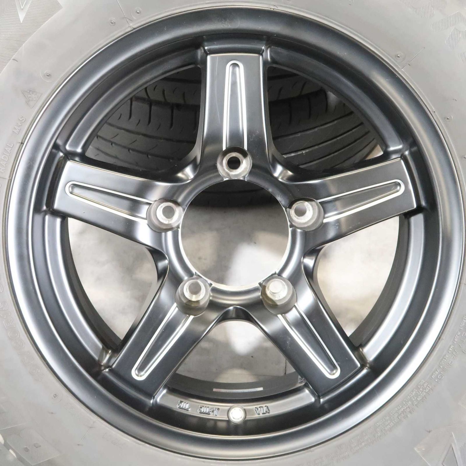 スズキ ジムニー シエラ ノマド JB74W JC74W 等 4本 社外 15インチ 5.5