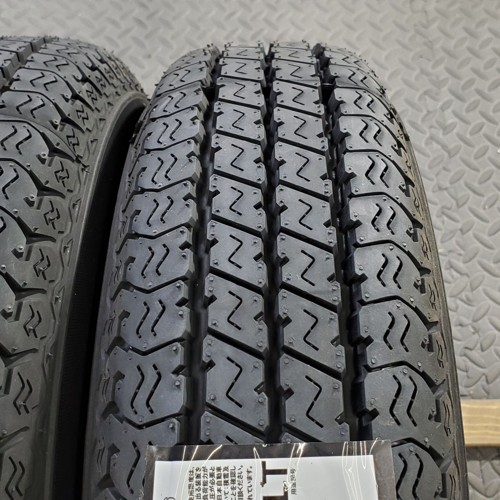 三菱ミニキャブバン　タイヤ新品 26年製 新品タイヤ 145/80R12 80/78N LT ヨコハマ スーパーバン356(夏