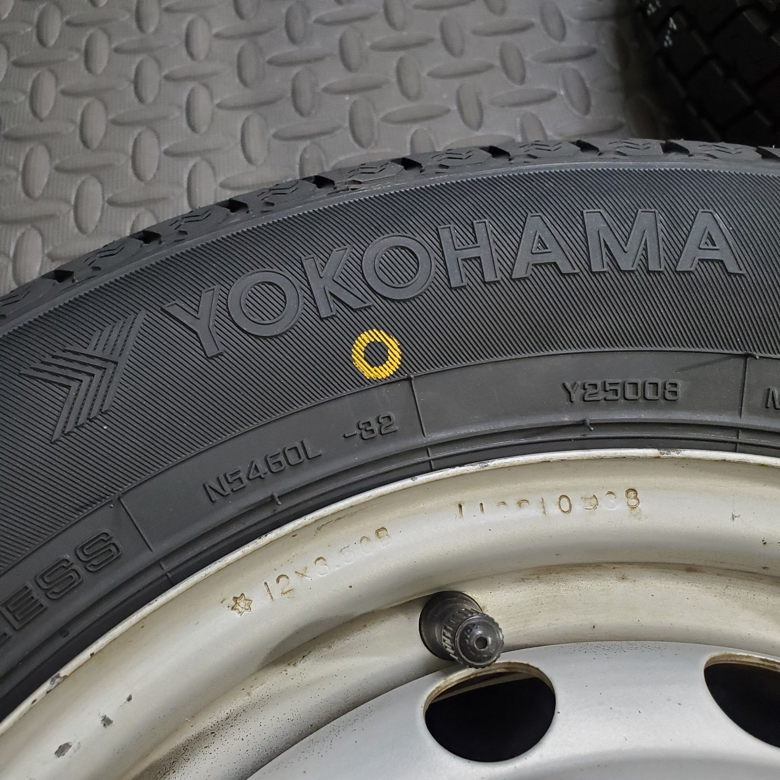 26年製 新品タイヤ 145/80R12 80/78N LT ヨコハマ スーパーバン356(夏