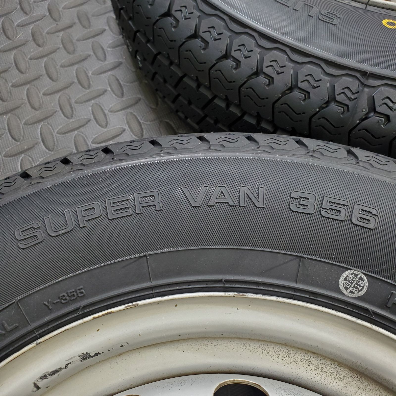 26年製 新品タイヤ 145/80R12 80/78N LT ヨコハマ スーパーバン356(夏