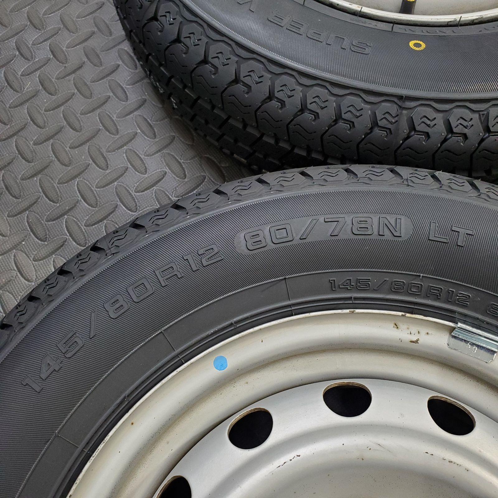 26年製 新品タイヤ 145/80R12 80/78N LT ヨコハマ スーパーバン356(夏