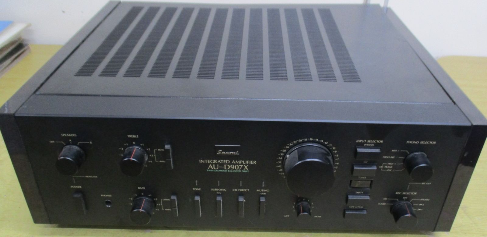 B206 サンスイ プリメインアンプ AU-D 907X【ジャンク品】 - メルカリ