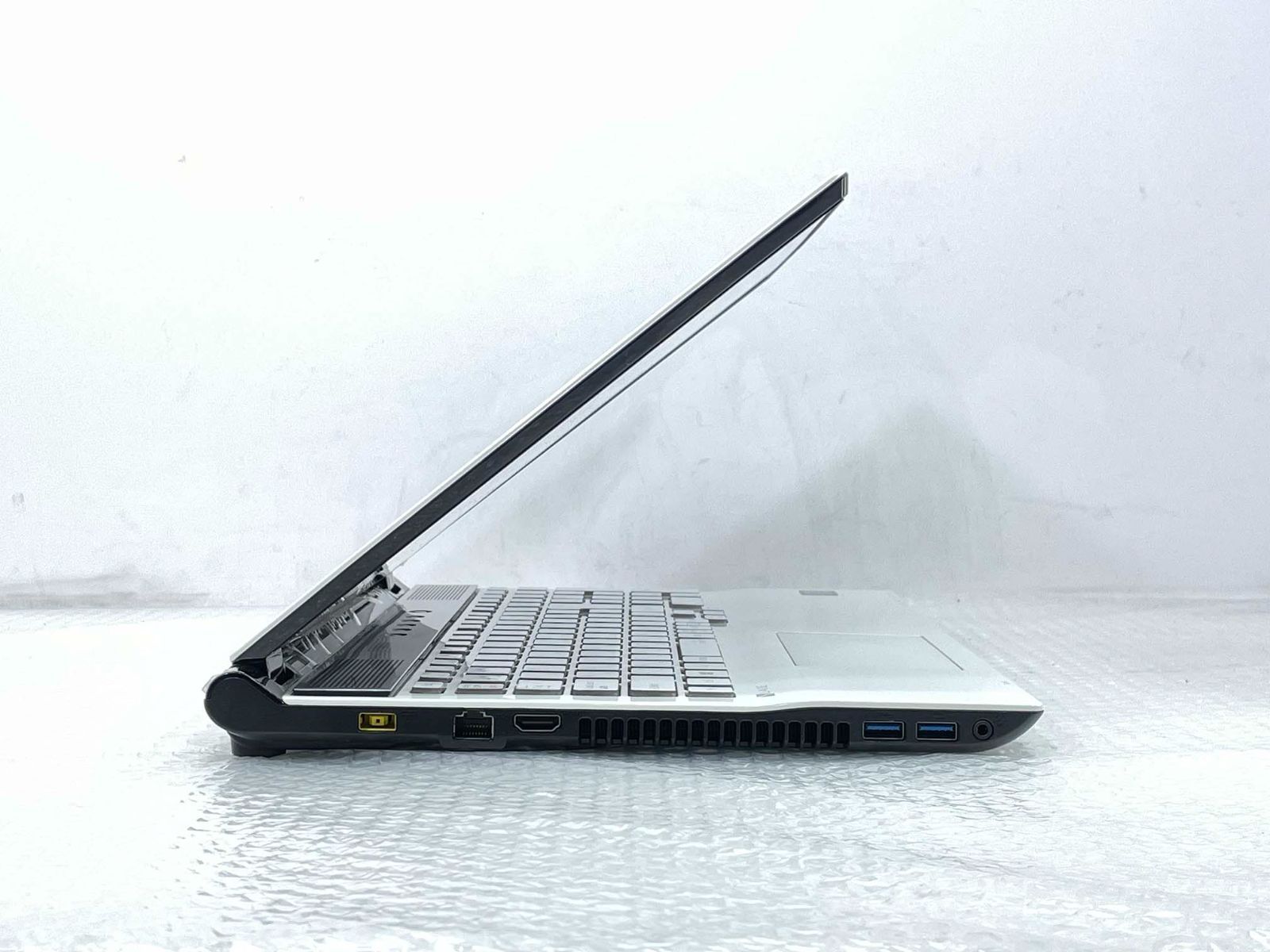 美品LaVieNS750/GAVタッチパネル【Office】 タッチパネル搭載 NEC LAVIE NS750/D i7-6500U/8GB/1TB HDD/Windows11