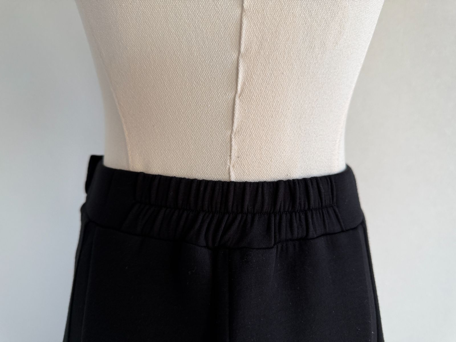 【極美品】DOUBLE STANDARD CLOTHING sov. / ダブルスタンダードクロージング ソブ　ダンボールニットフレアスカートブラック 38「7号（Sサイズ）〜9号（Mサイズ）」 ウエスト後ろゴムで安心 ロングスカート 上品コーデ 通勤コーデ