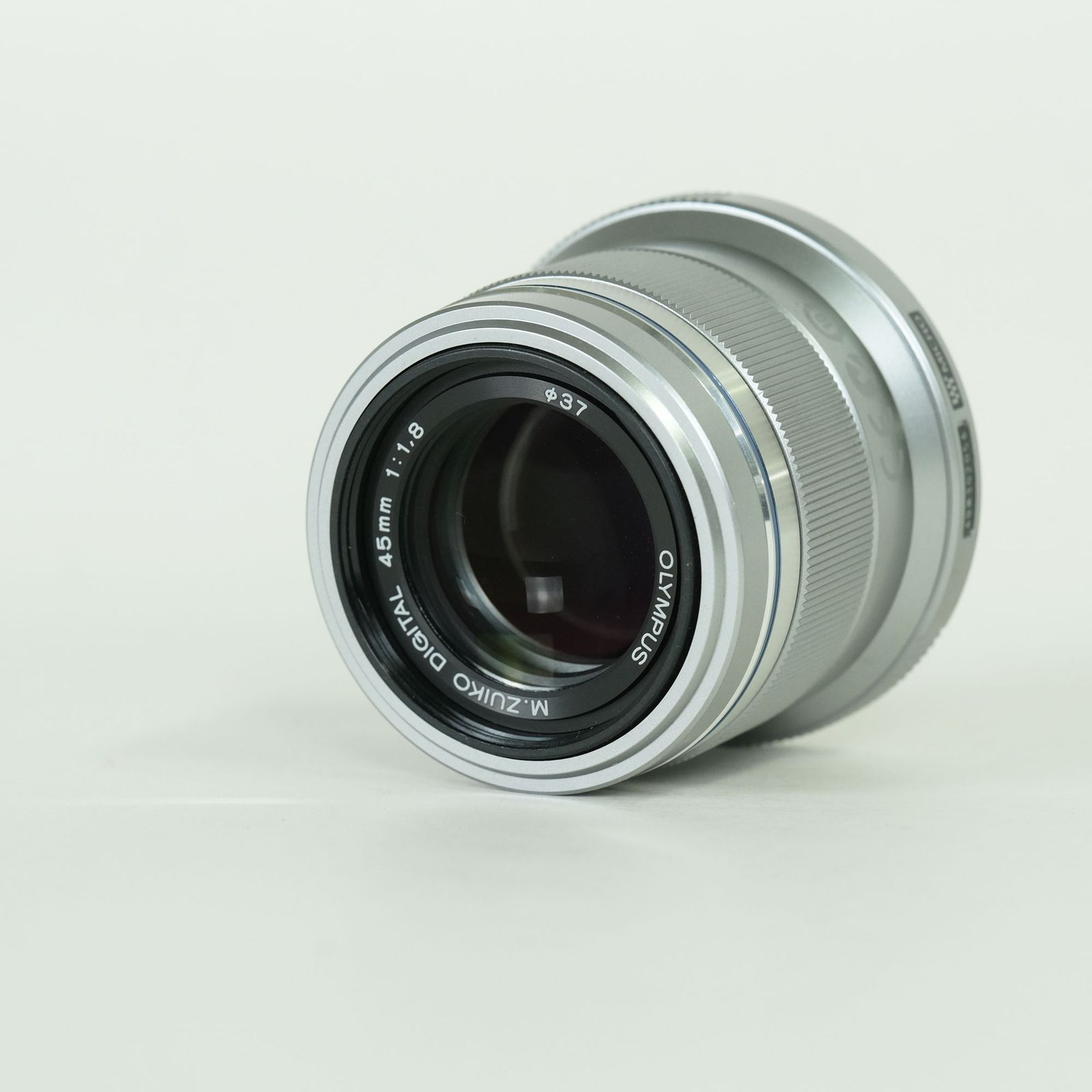 良品] OLYMPUS M.ZUIKO DIGITAL 45mm F1.8 [シルバー] | マイクロ