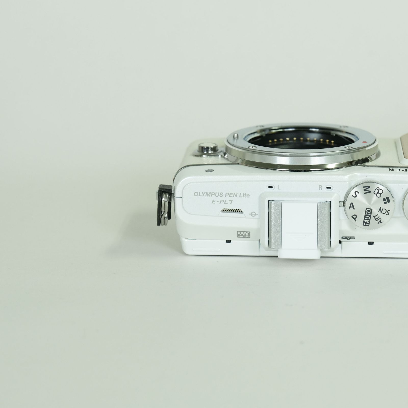 良品 | シャッター数1,719回] OLYMPUS PEN Lite E-PL7 ボディ ホワイト
