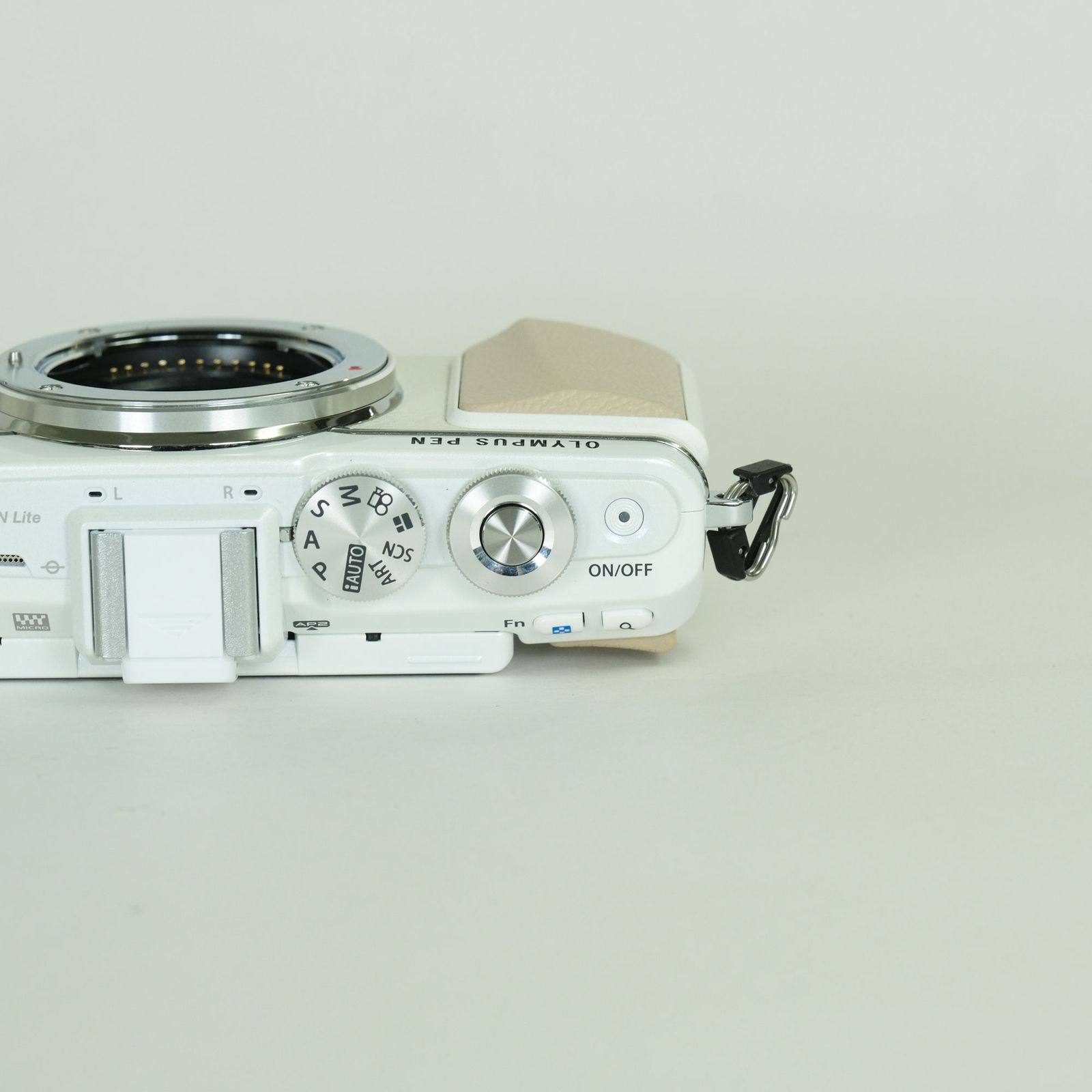 良品 | シャッター数1,719回] OLYMPUS PEN Lite E-PL7 ボディ ホワイト