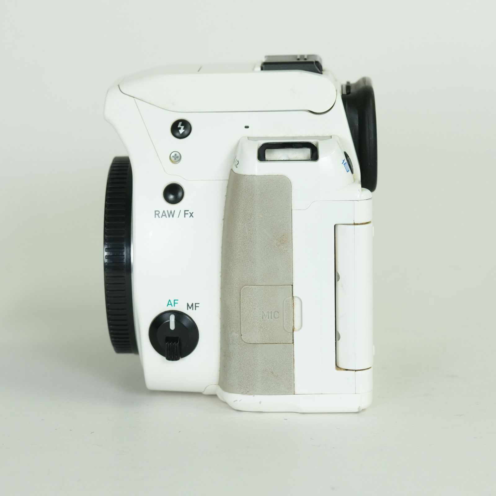 PENTAX K-S2 ダブルズームキット (ホワイト) Amazon.co.jp: RICOH PENTAX デジタル一眼レフ PENTAX K-S2 ダブル