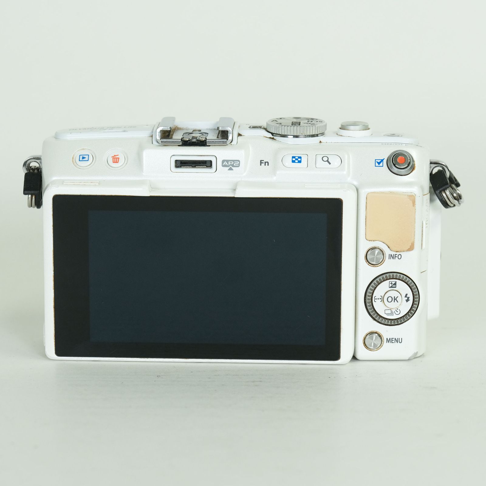 難あり品] OLYMPUS PEN Lite E-PL6 ボディ ホワイト | マイクロフォー