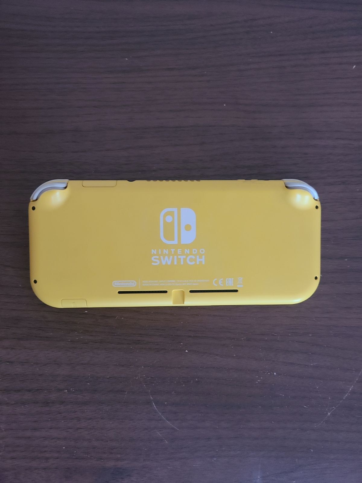 ニンテンドースイッチライト イエロー 本体のみ ニンテンドー Switch