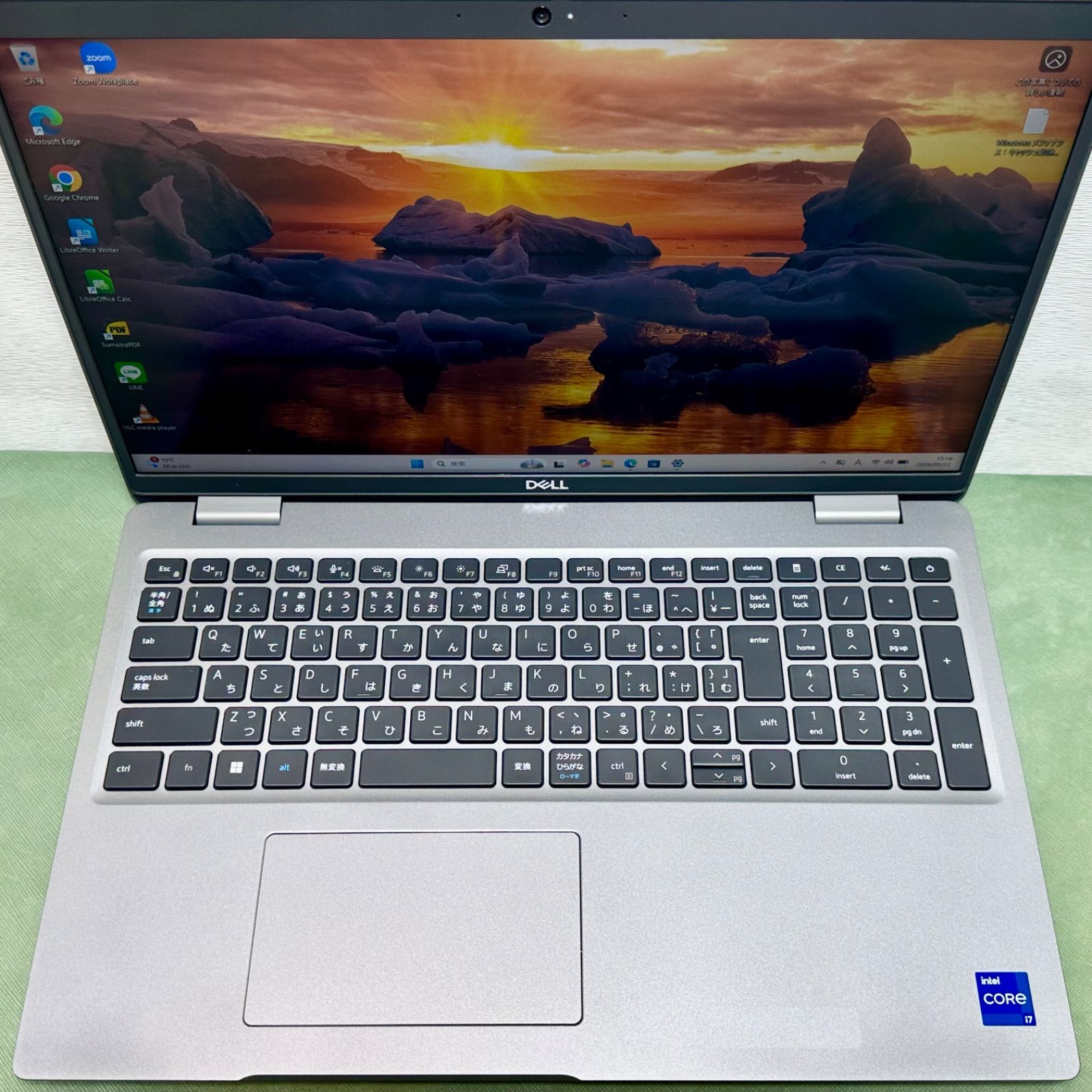 DELL Latitude 5520／Core i7-1185G7 第11世代／メモリ16GB／SSD256GB