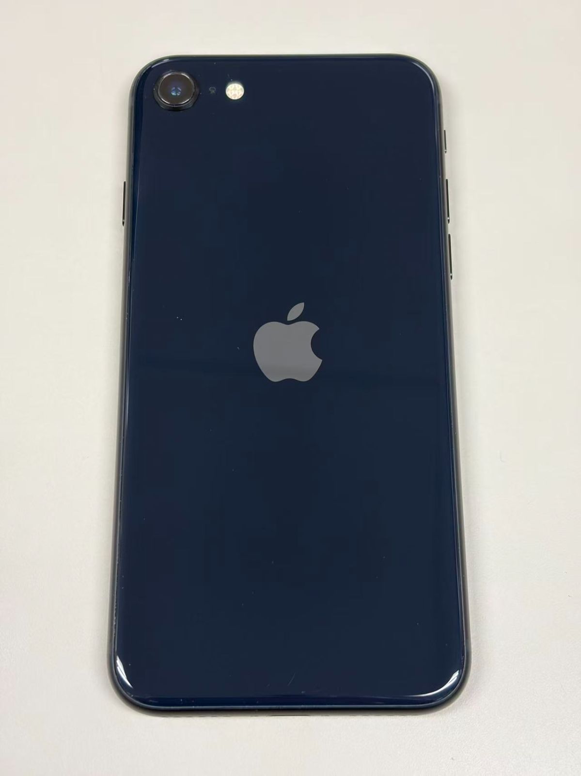 極美品 電池100%SIMフリー iPhone SE(第3世代) 64GB - メルカリ