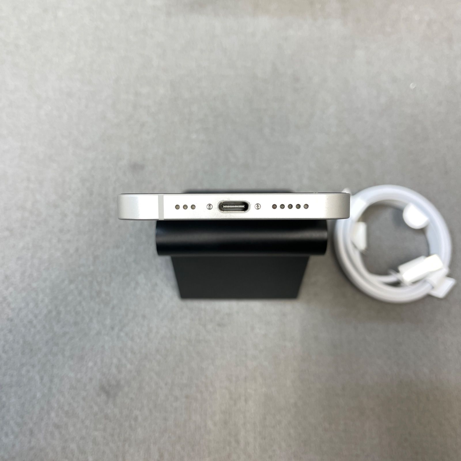 バッテリー91% iPhone 16e 128GB ホワイト Apple版 SIMフリー送料無料