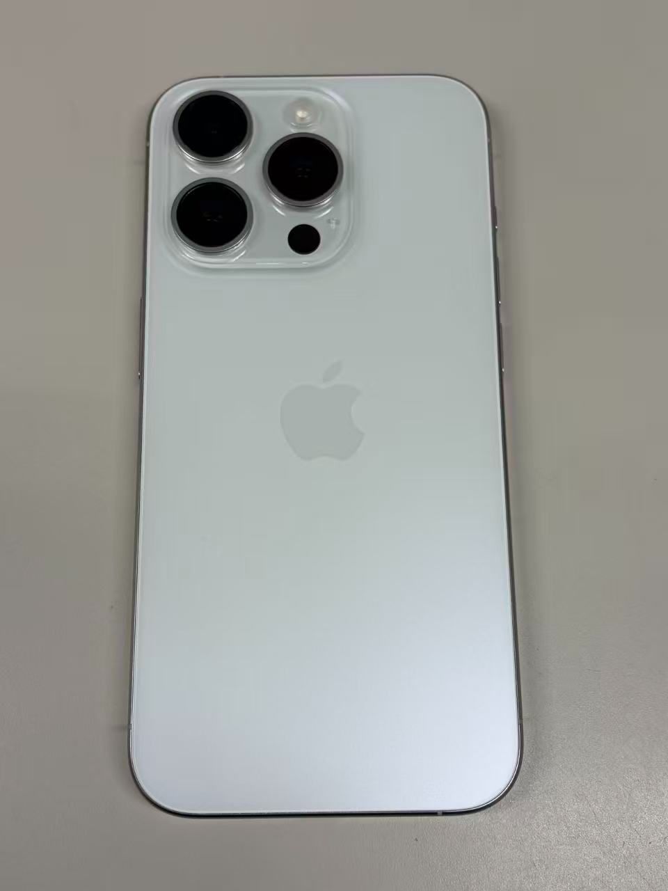 極美品 電池90%SIMフリー iPhone15 Pro 128GB ホワイト - メルカリ 極美品 電池90%SIMフリー iPhone15 Pro 128GB ホワイト - メルカリ