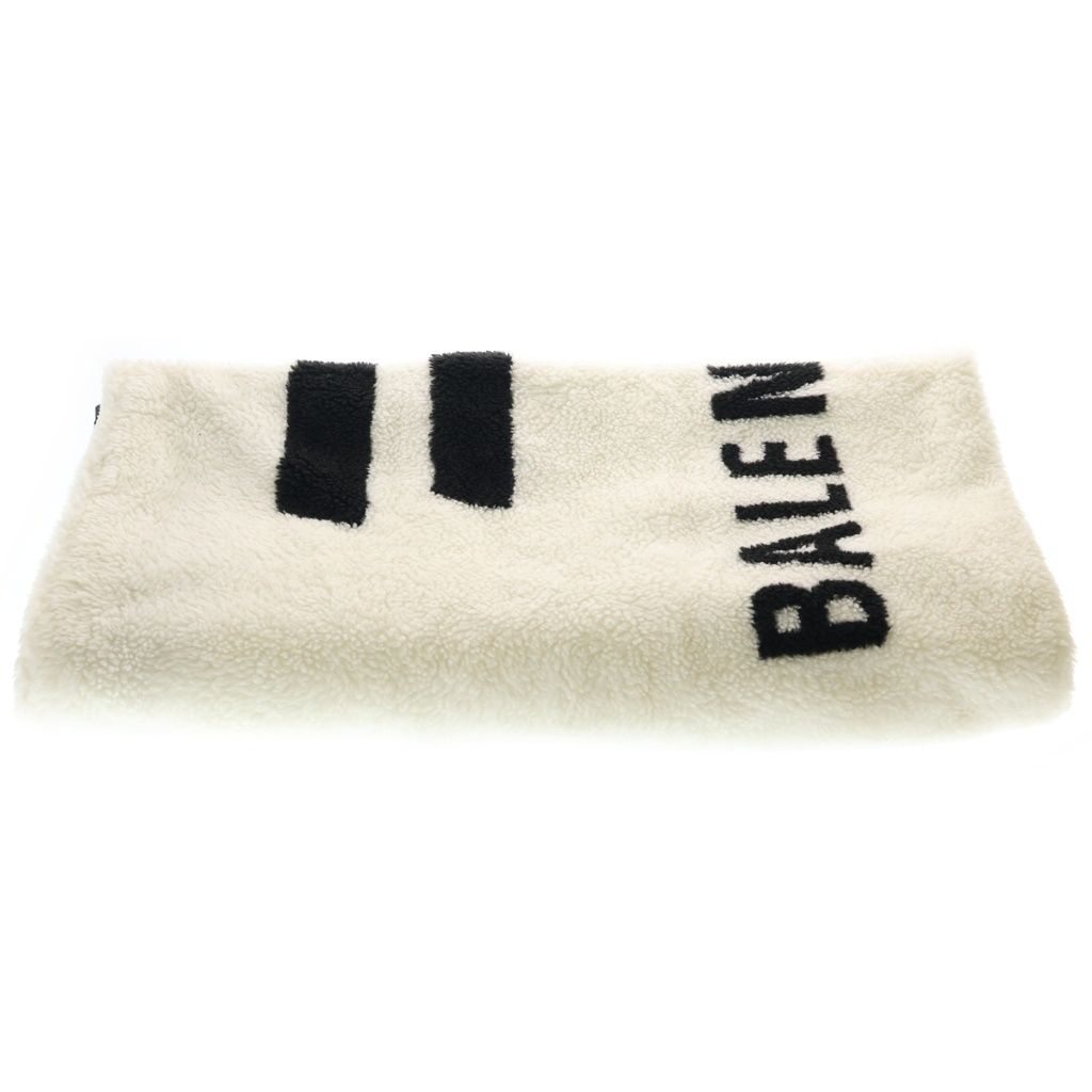 BALENCIAGA (バレンシアガ) 3B LOGO SOFT PADED BLANKET ロゴデザイン ソフト ブランケット ホワイト 673510