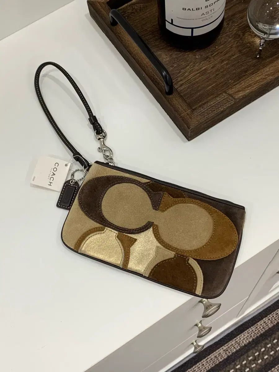 新品 Coach ブラウン COLOR ポーチ バッグ