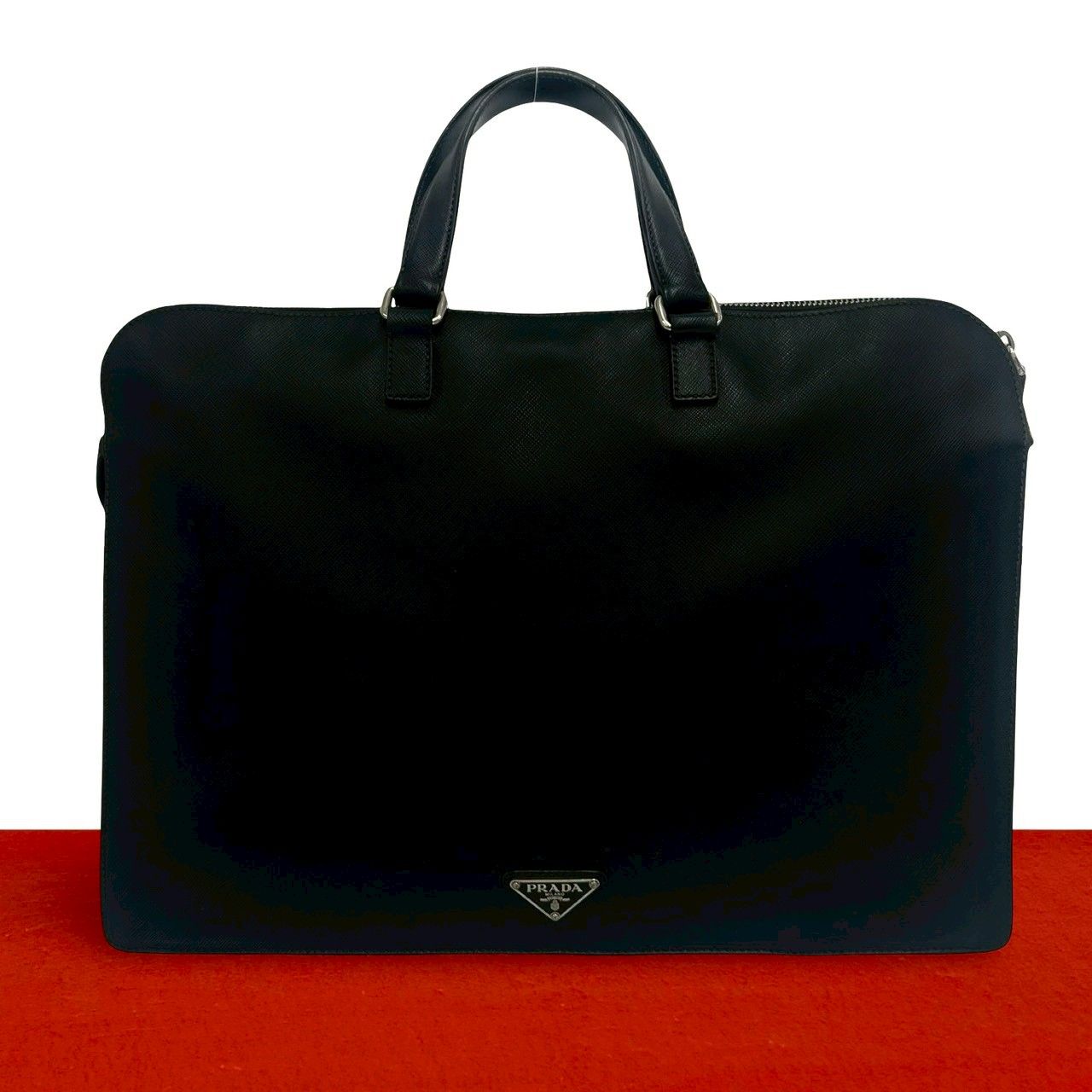 美品PRADAプラダ　サフィアーノ三角ロゴレザー　ビジネスバッグ書類鞄ブリーフ 極 美品 PRADA プラダ 三角ロゴ 金具 サフィアーノ レザー 本革