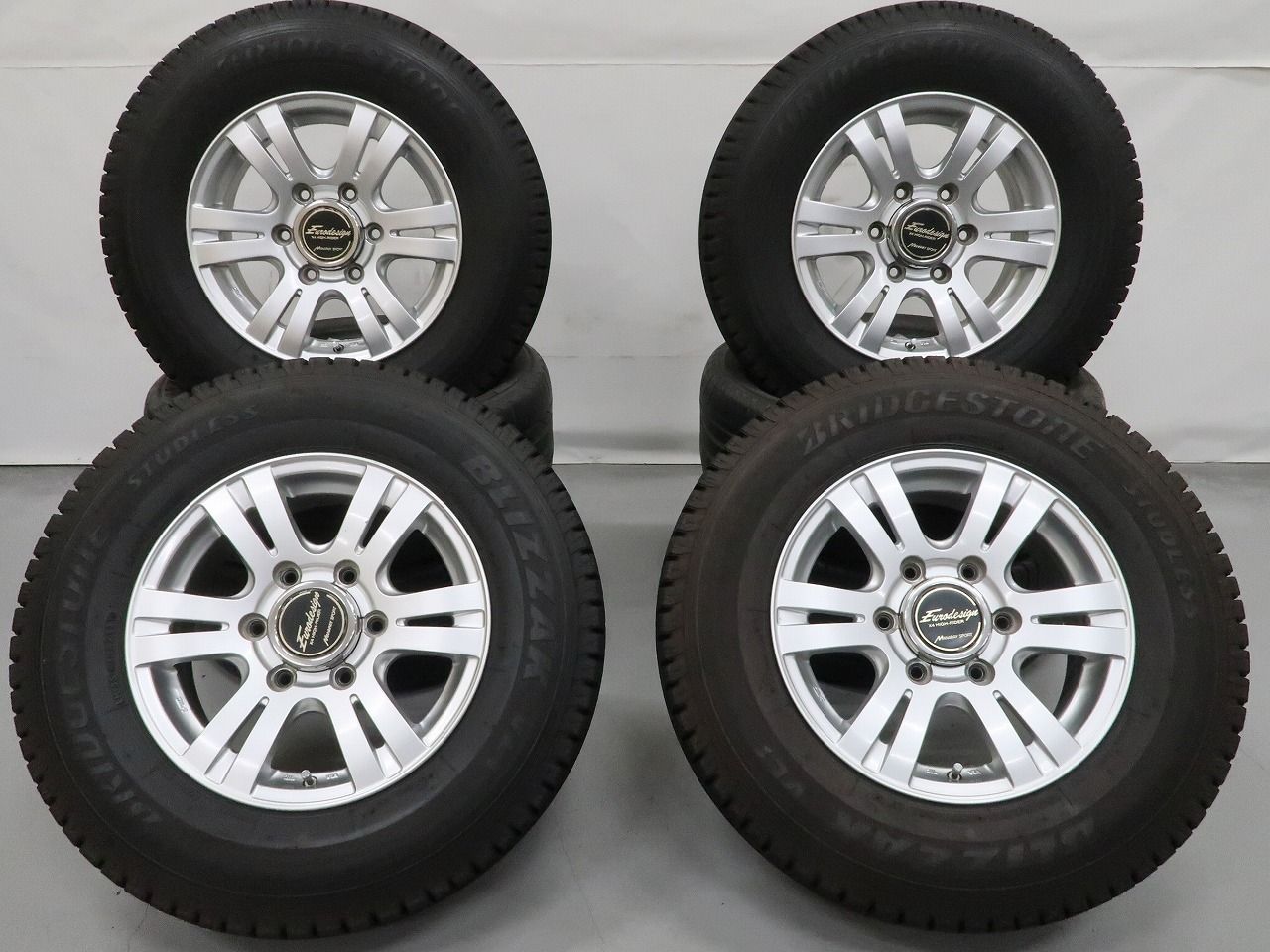 15インチ ハイエース 139.7 6穴 195⁄80R15 200系 アルミホイール 
