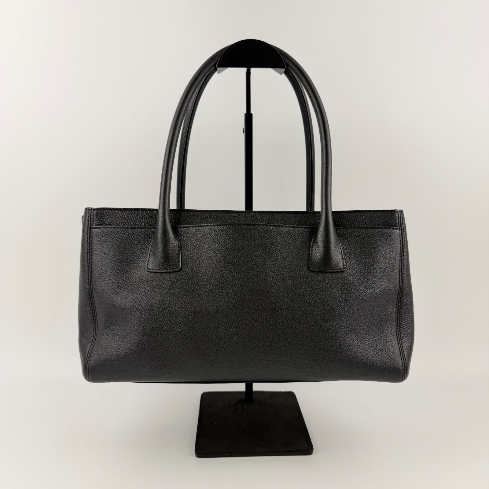 美品/ギャラ〇】シャネル エグゼクティブトート 17番台 ブラック 黒