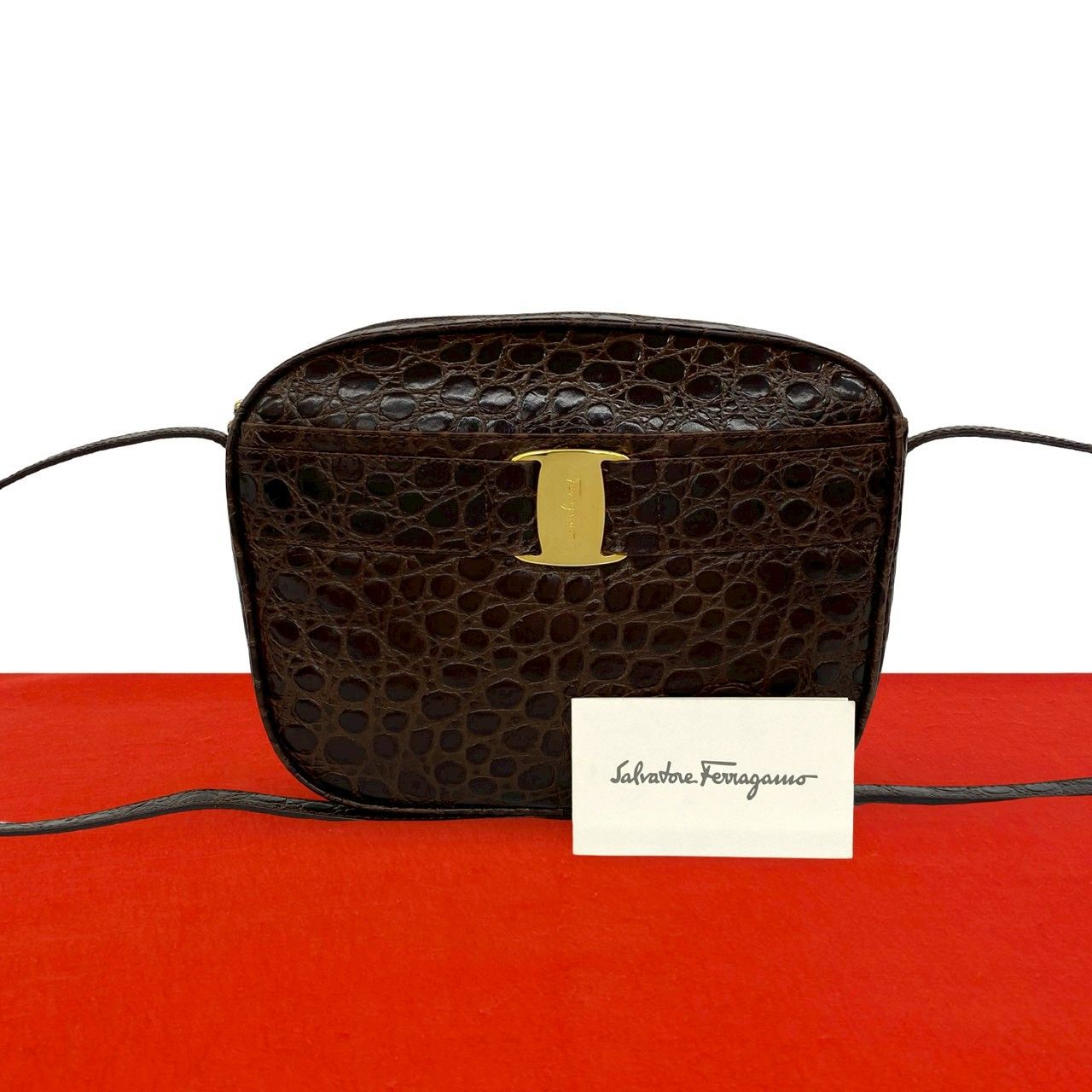 ほぼ未使用 Salvatore Ferragamo サルヴァトーレフェラガモ ヴァラ