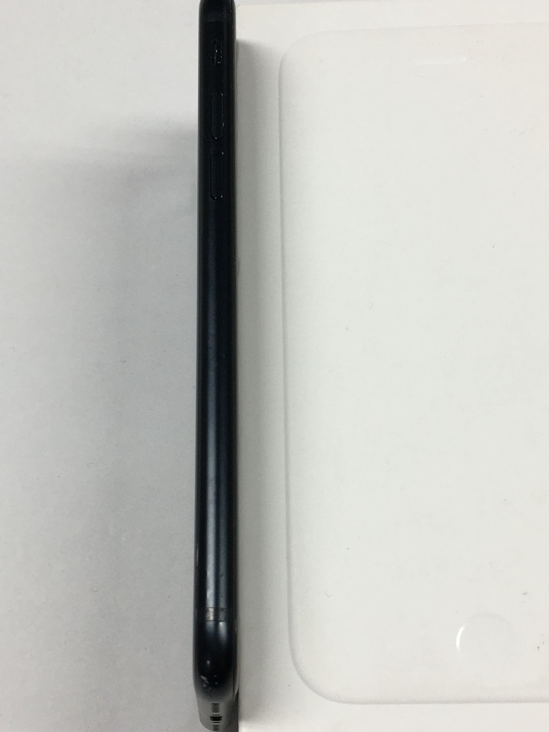 電池84％ iPhone SE3 第3世代 64GB SIMフリー ミッドナイト【動作確認