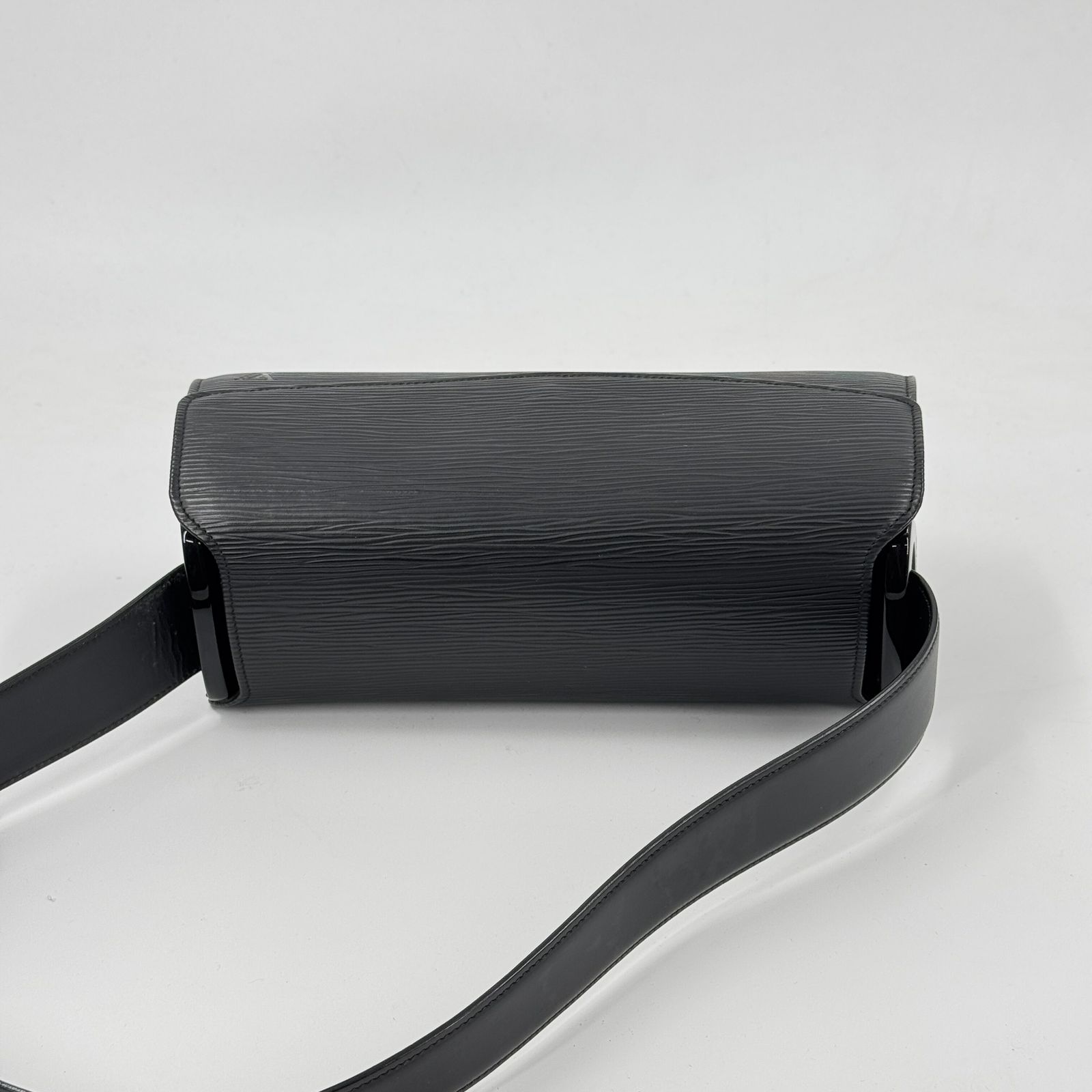 LOUIS VUITTON エピ ノクターン PM ブラック ショルダーバッグ M52182 