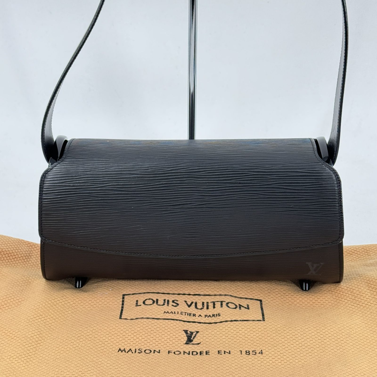 LOUIS VUITTON エピ ノクターン PM ブラック ショルダーバッグ M52182 
